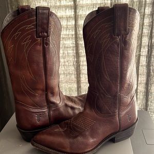 Frye boots!! Woman size 10 beautiful leather!